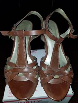 Guess woman wedges sandals