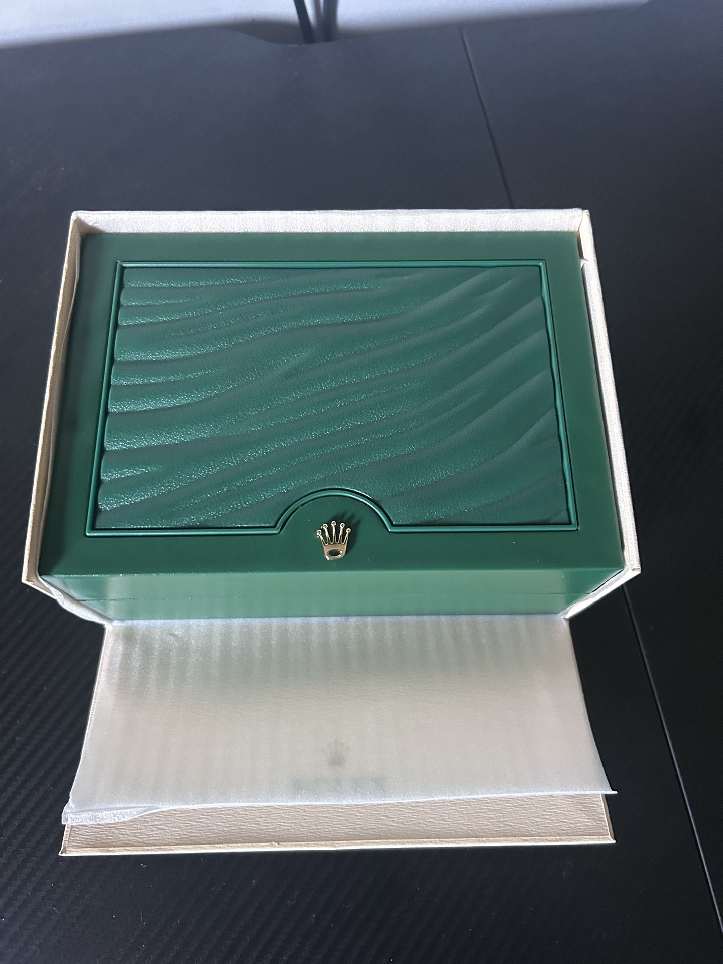 Rolex Oyster Perpetual 126000 Silver Oyster Bracelet with Silver Bezel