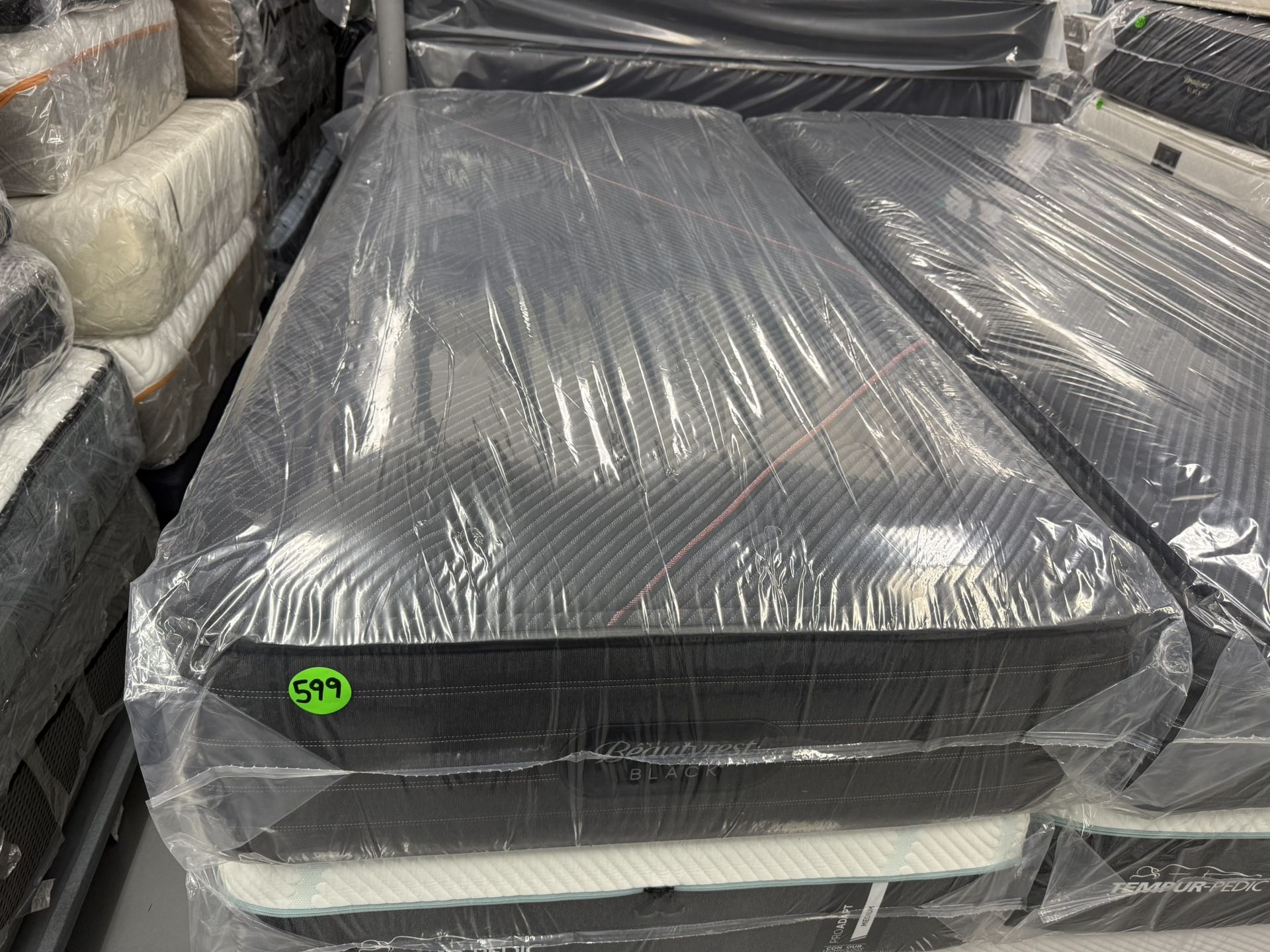 TWIN XL SIMMONS BEAUTYREST BLACK MATTRESS & BOX SPRING BED SET