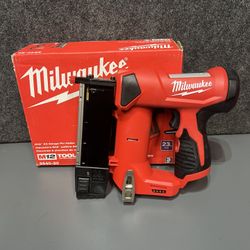 Milwaukee (2541-20) M12 FUEL 12-Volt Lithium-Ion Brushless Cordless 18-Gauge 1-1/2 in. Compact Brad Nailer (Tool Only)