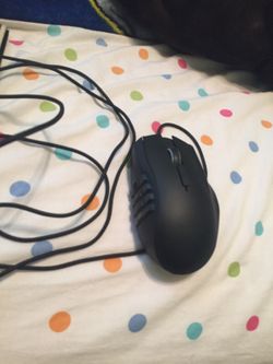 Razer naga chroma edition 2016 mouse.