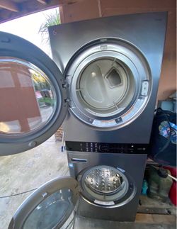 LG WashTower Washer & Gas Dryer