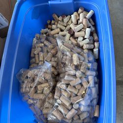 Wine Corks - 20 gallon tub/craft
