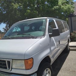 2006 Ford E-350