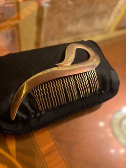 vintage comb,pale gold tone art deco style, swish design ,hair comb