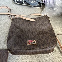 michael kors crossbody 