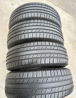 235 60 18 Michelin I sell this Seth of tires with 80% of Life the 4