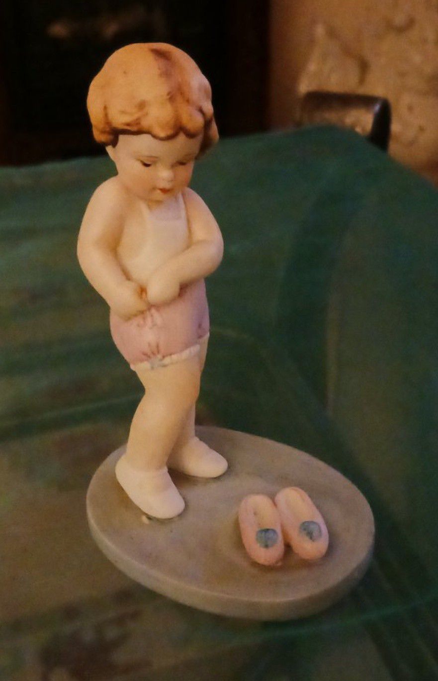 Vintage (1985 Seies H1871 Bessie Pease Gutman Collectible Bisque Porcelain Figurine 