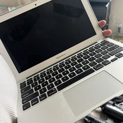 2013 Apple MacBook Air Labtop 