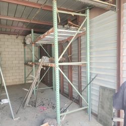 metal shelving and heavy duty racks