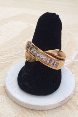 Gold Tone Ring size 8.5