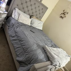 Queen Bed (Brand New) 