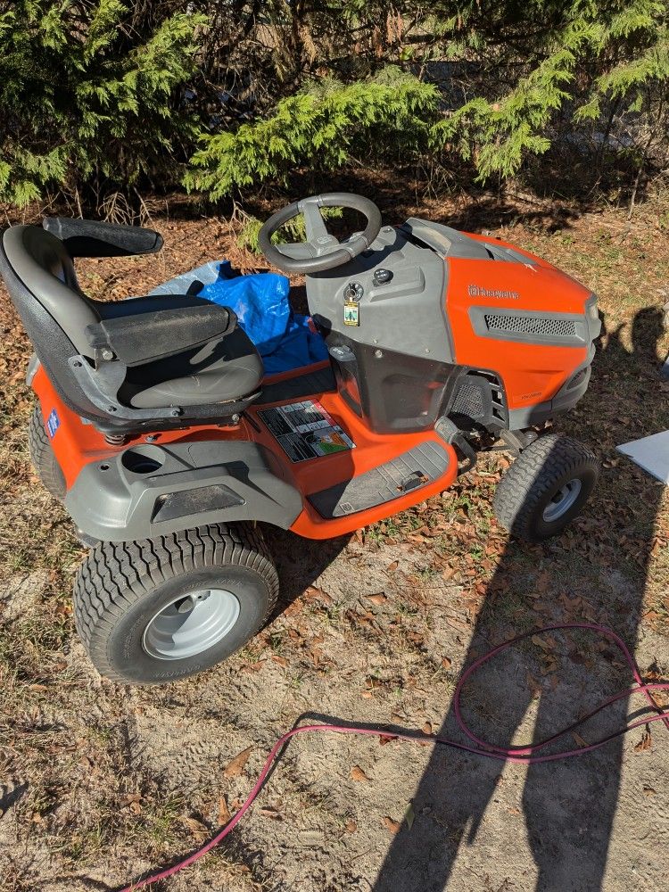 Husqvarna Yth24v48 Riding Lawnmower