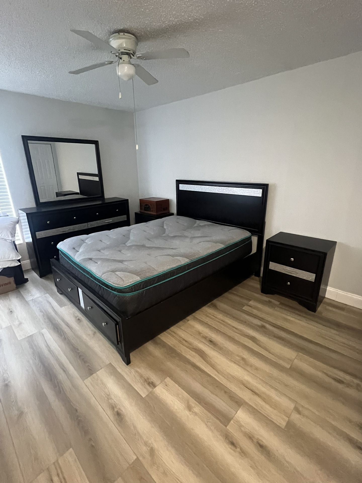 Queen Bedroom Set