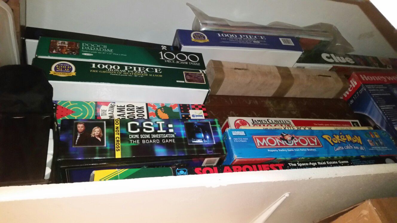 Board games and puzzles lot