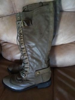 Combat boots