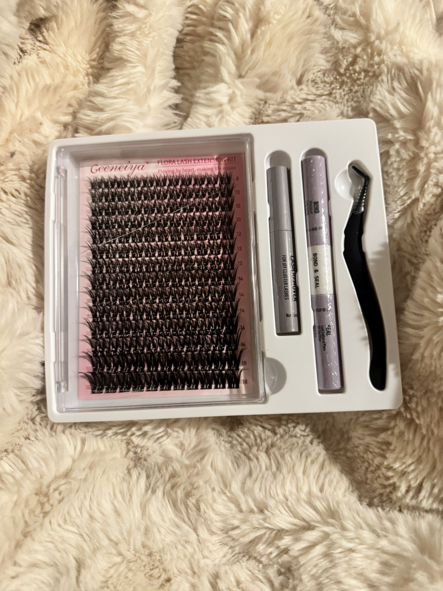 Lashes Clusters Kit DIY Lash Extension, 8-18MM Wispy Lash Clusters, Ultra-thin Soft Band Eyelash Extension Kit with Waterproof Lash Bond and Seal, Las