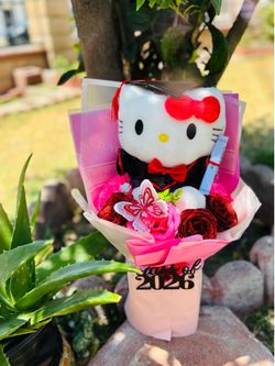 Hello Kitty graduation bouquet 💐