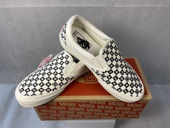 LOUIS VUITTON VANS- SPECIAL EDITION SHOE - MEN/WOMEN SIZE