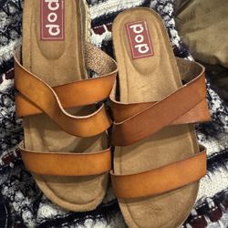 Pop Women’s Sandals Size 9