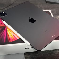 iPad Pro 11” M1 with Apple Pencil & Brydge Keyboard
