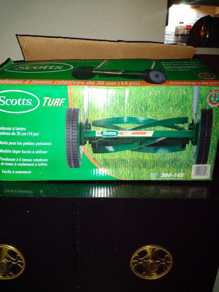 Scott's 14" Turf Push Reel Mower Brand New In Box