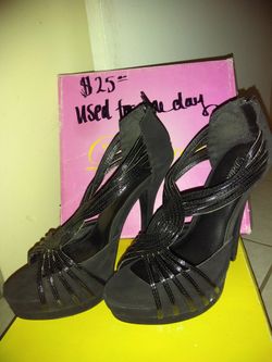 Black heels size 8 1/2