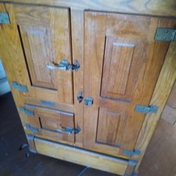 1940 Antique Refrigerator 