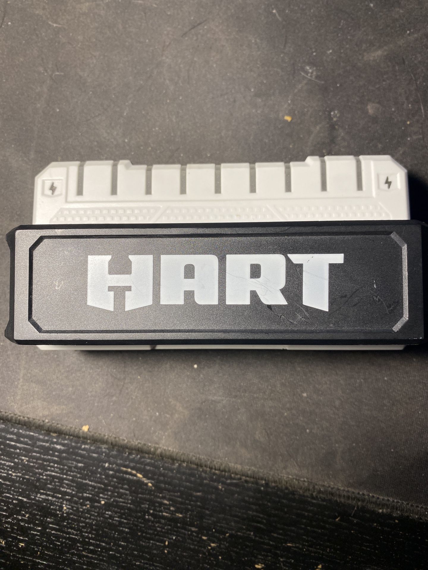 Hart 9 Sensor LED Stud Finder And Live Wire