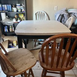 Kitchen table and 4 Chairs! 