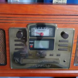 Crowley CD Recorder AM/FM Radio & Turntable
