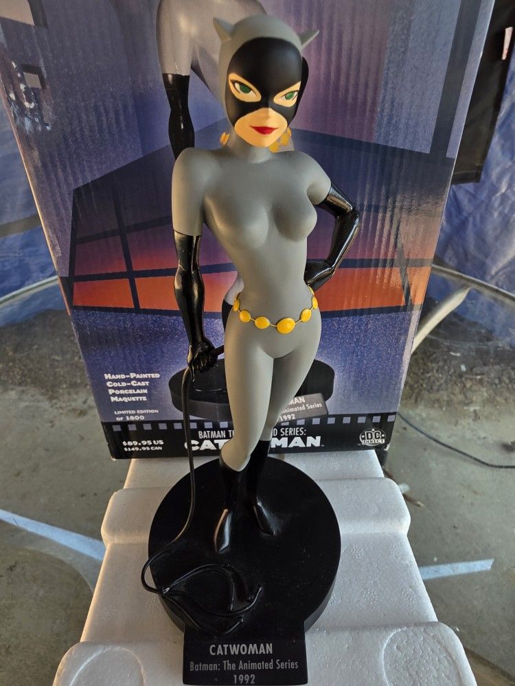 DC Comics Classic Animation Maquette Series Catwoman

statue