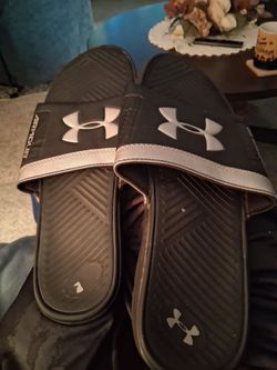 Men's under armour black sandals size 10
