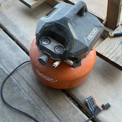 Rigid 6 Gallon Pancake Air Compressor 