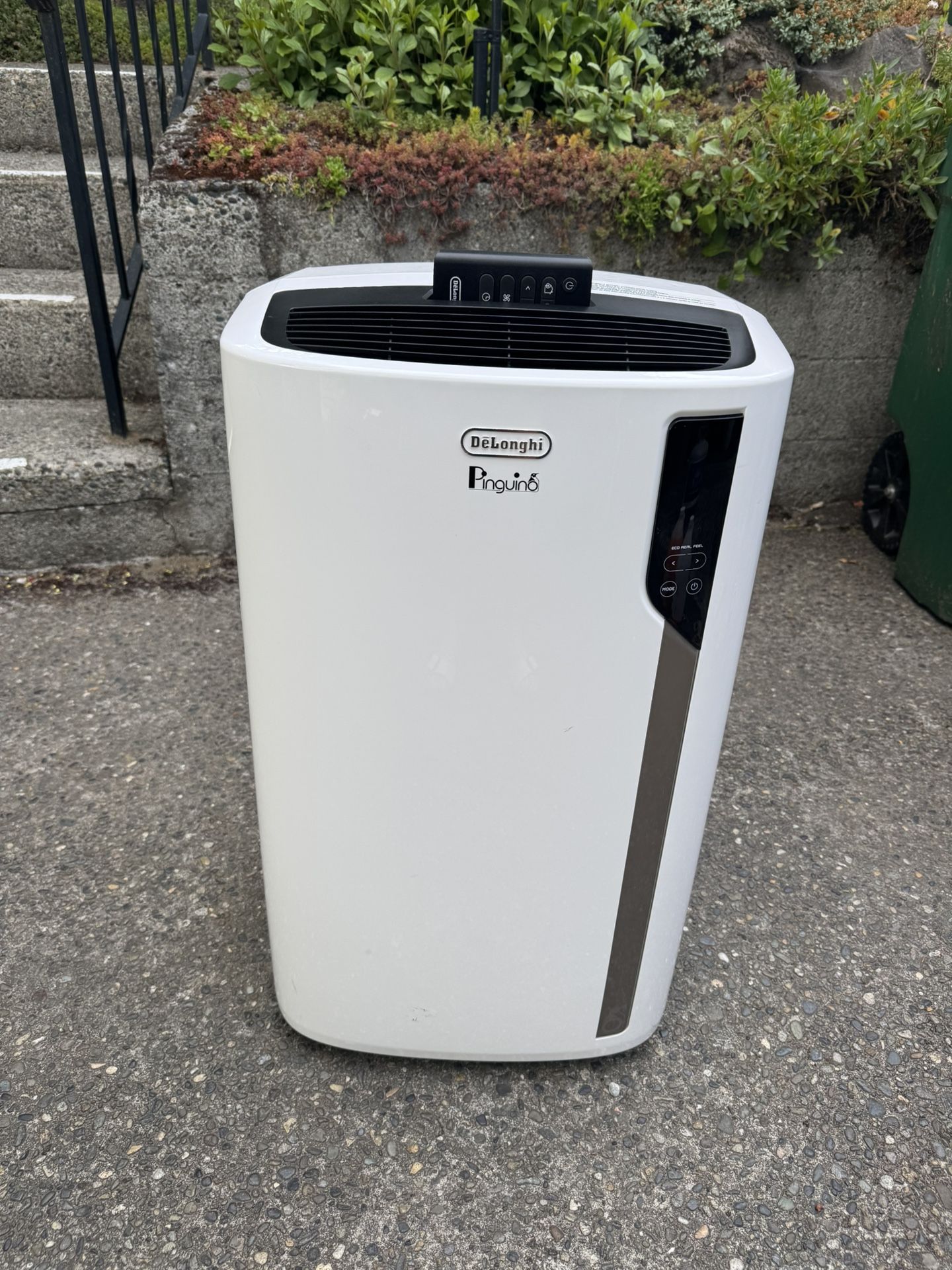 DeLonghi Pinguino Portable Air Conditioning Unit