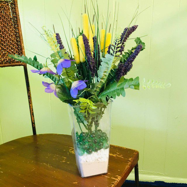 7 Artificial Bouquet Of Flowers with Plastic Vase
