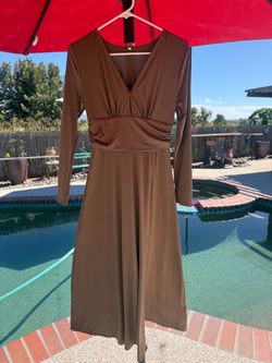 Long sleeve brown dress with slit