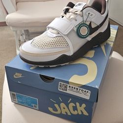 Travis Scott Zoom Field Trax