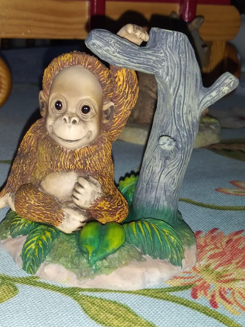 1996 Hamilton ORANGUTAN Figurine Protect Nature's Innocents Sculpture Collection