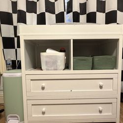 CHANGING TABLE AND DIAPER GENIE