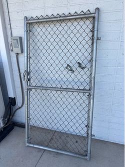 Aluminum gate with hinges and latch