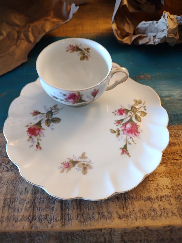 1940s Tea and Desserts Combo, Bella Rose