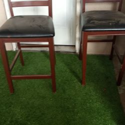 2 Bar Stools 