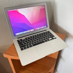 Apple MacBook Air 13” 2015 2.2Ghz i7 8GB RAM 500GB SSD OS Monterey