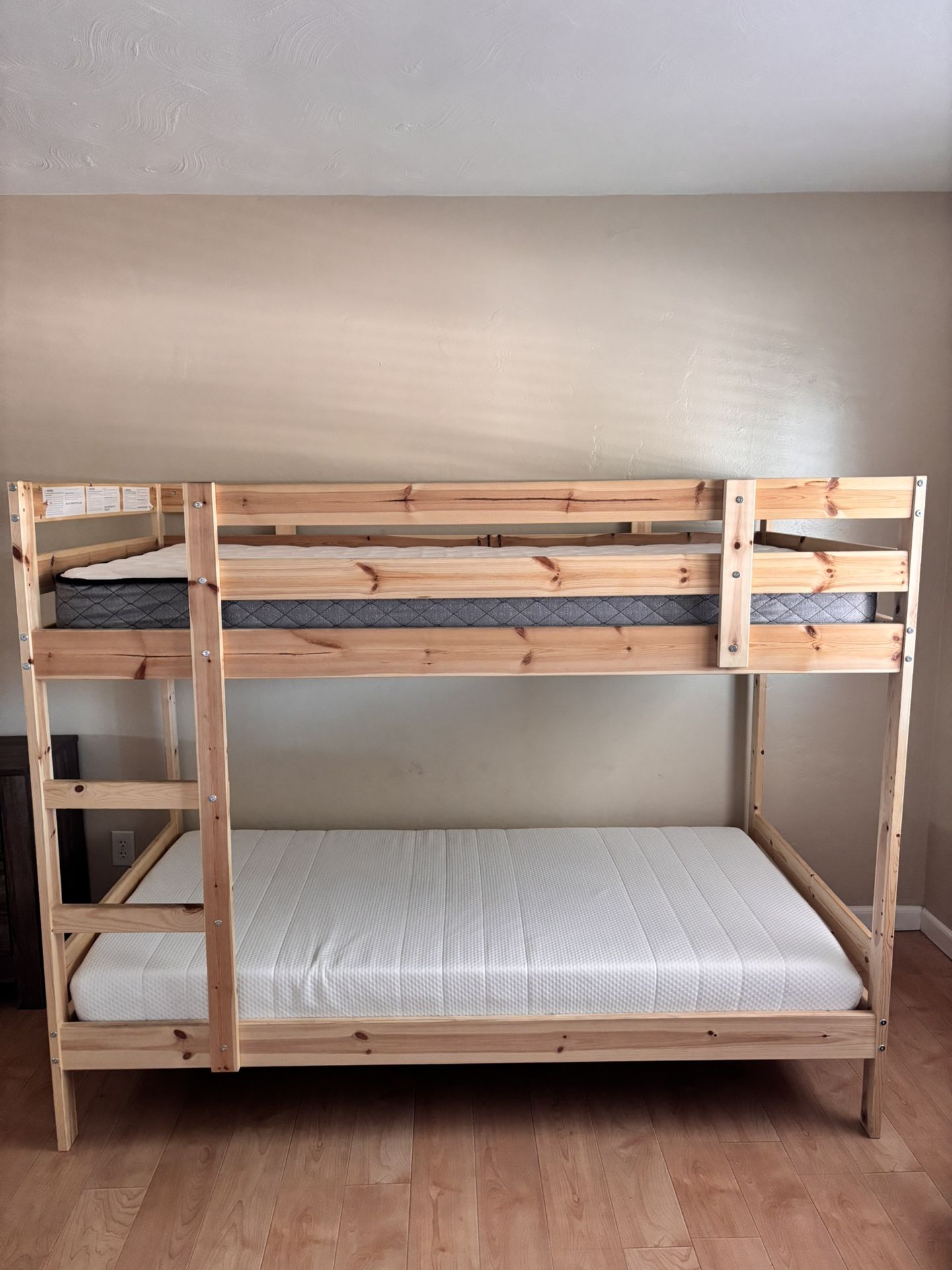 Bunk Bed With Matresses