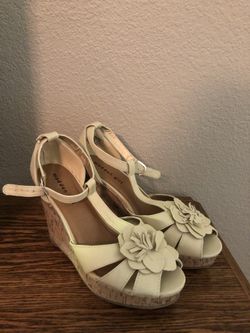 Brand New in Box Madden Girl Wedges ~ Size 10