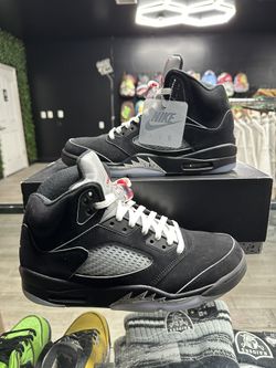 Jordan 5 Black Metallic Reimagined 