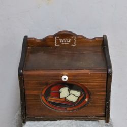 (RARE) VINTAGE WOODEN BREAD BOX WITH PAINTED STAINED GLASS FRONT