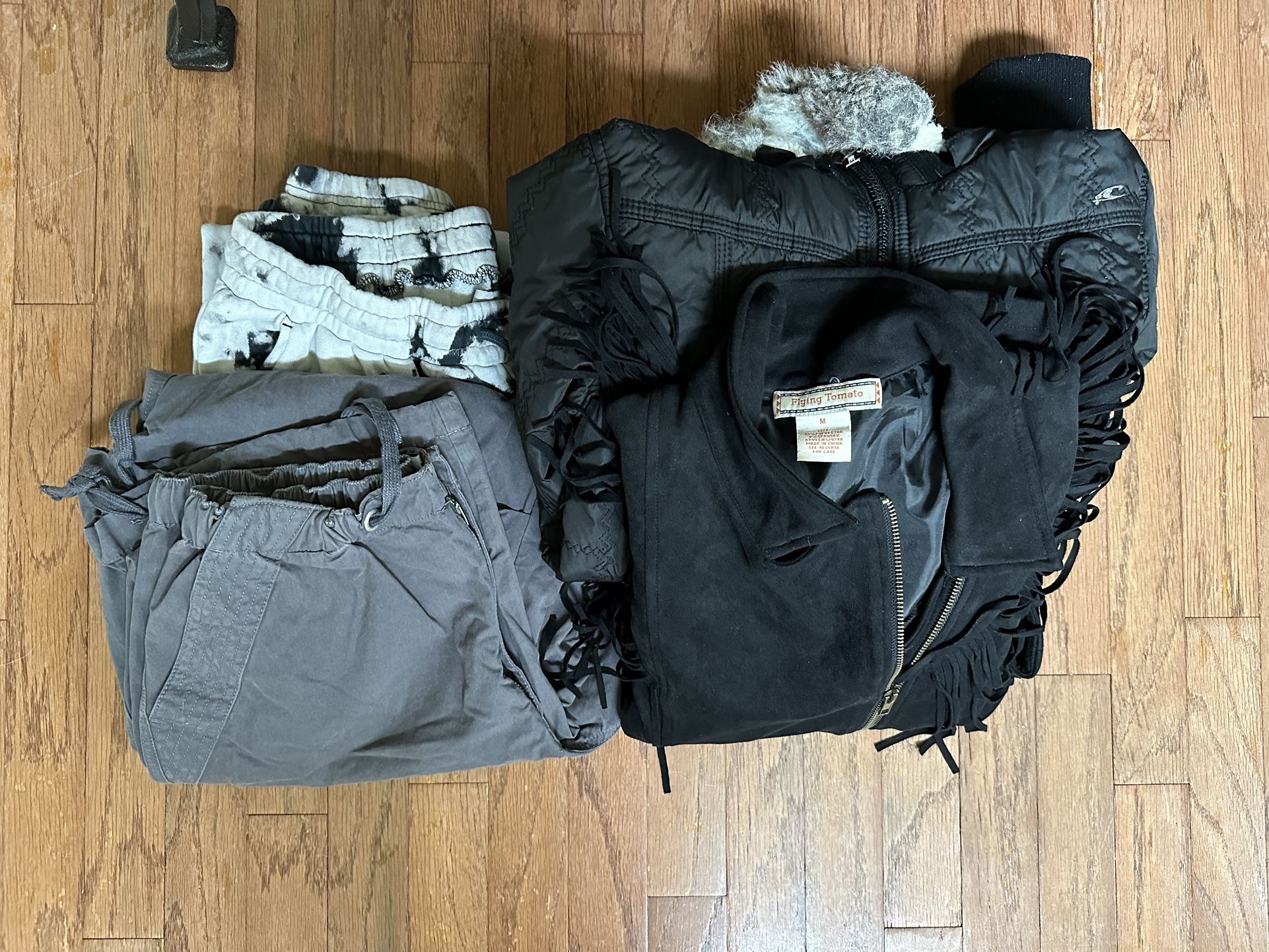 Women’s 4pc Clothing Lot- Size Medium- Brixton, O’Neill, Flying Tomato, RSQ