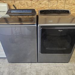 Large Capacity Whirlpool Top Loading Washer With Removable Agitator And Gas Dryer Set 